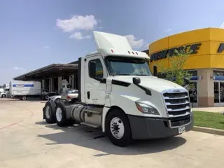 2018 FREIGHTLINER T12664ST