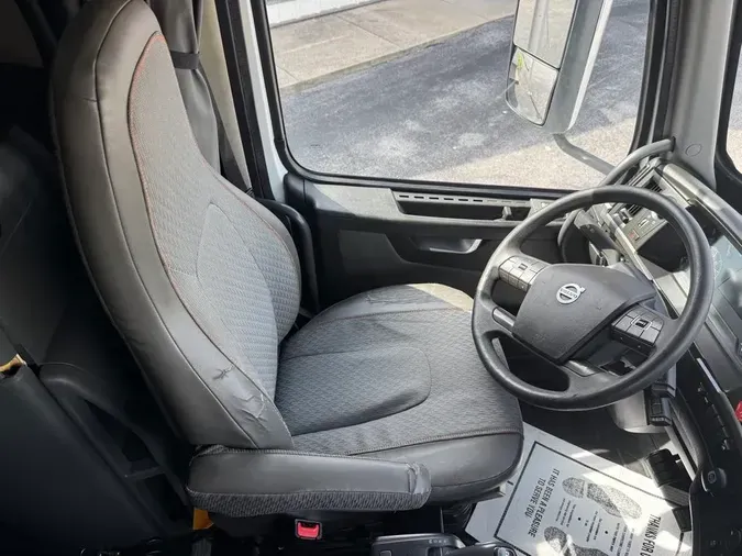 2020 VOLVO VNL64T760