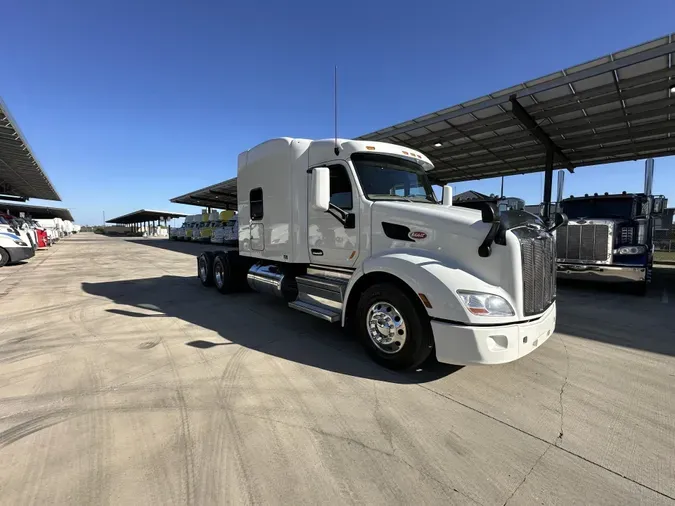 2022 Peterbilt 579b69f63bbd4793359885771e45bd31260