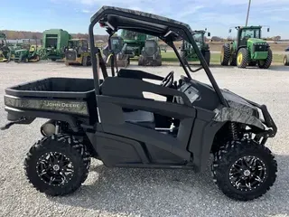 2019 John Deere XUV 590M