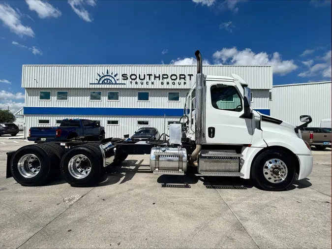 2024 Freightliner Cascadia 126