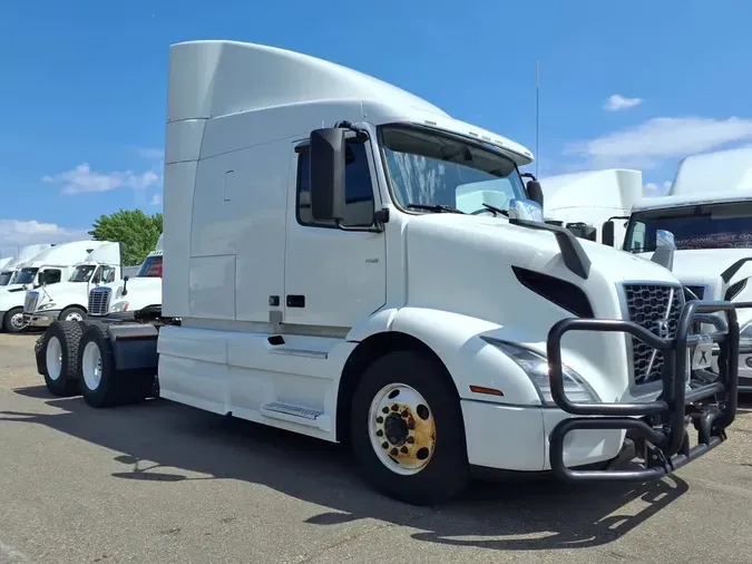 2020 VOLVO VNR64T-640