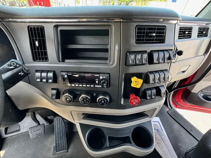 2023 Peterbilt 579