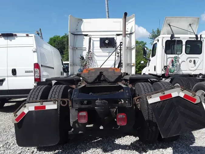 2020 VOLVO VNR64T-640