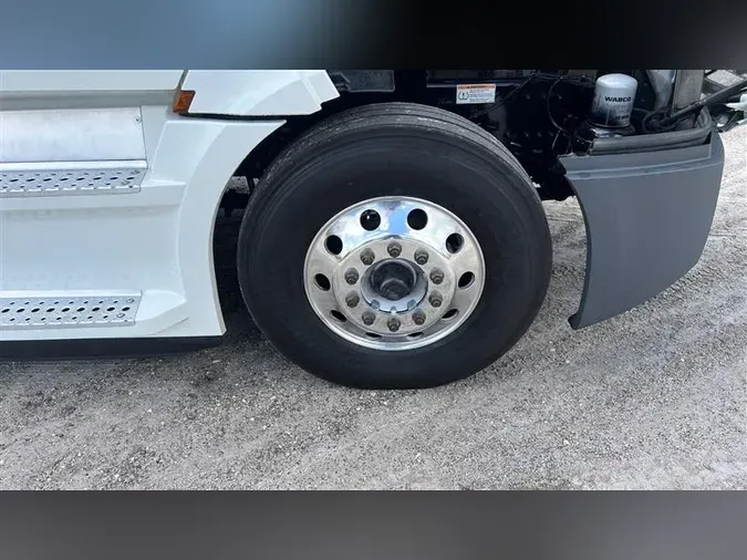 2020 FREIGHTLINER CA126