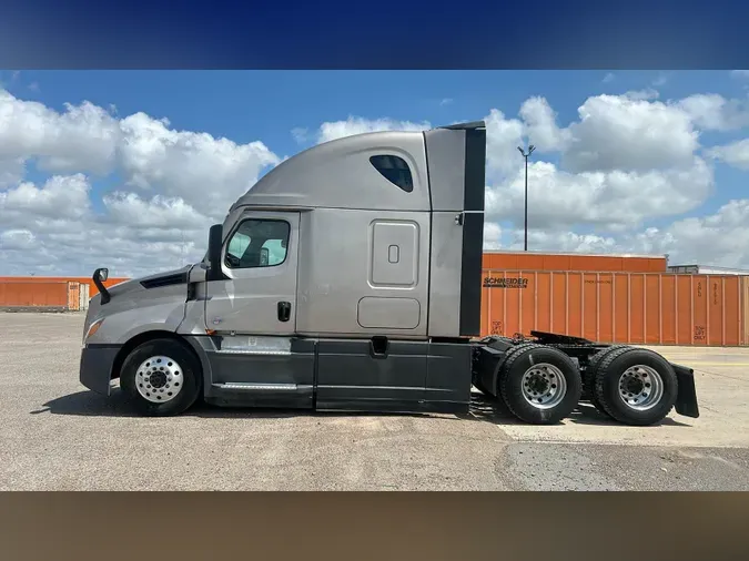 2025 Freightliner Cascadia 126b6b5b6e1278e3e555c774f847e21e249