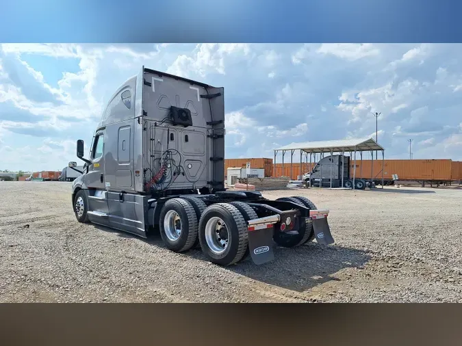 2022 Freightliner Cascadia 126