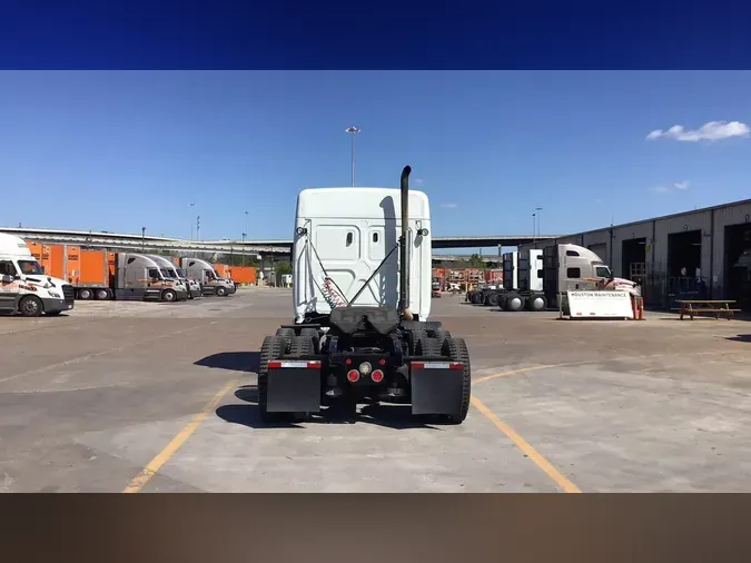 2020 Freightliner Cascadia 126