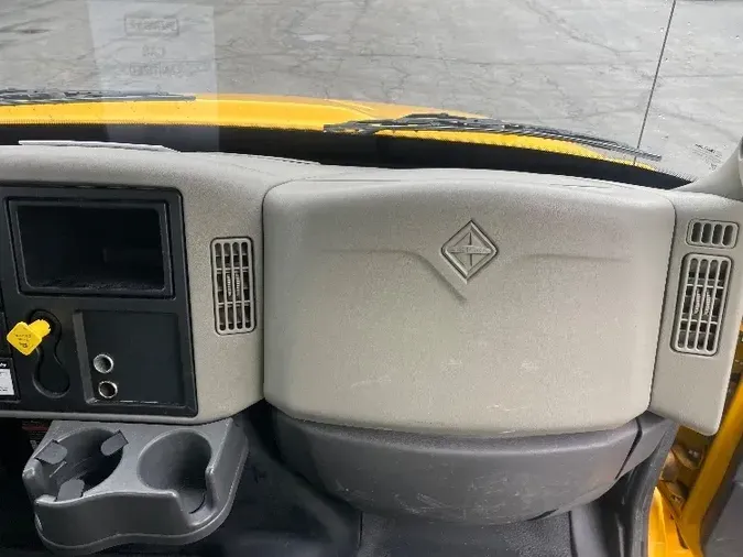 2018 INTERNATIONAL 4300