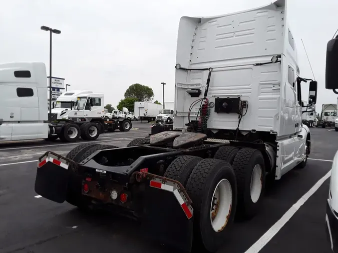 2020 VOLVO VNL64T-760