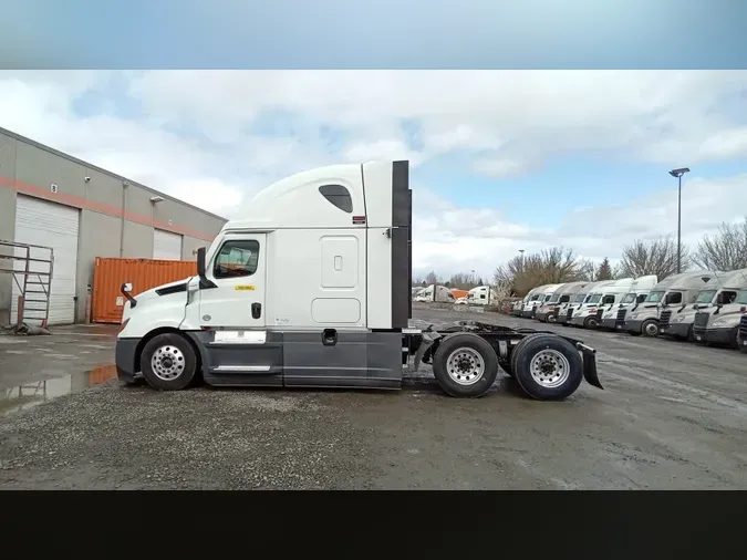 2022 Freightliner Cascadia 126
