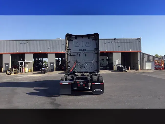 2025 Freightliner Cascadia 126