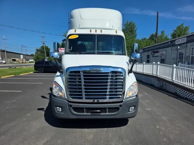 2020 FREIGHTLINER/MERCEDES CASCADIA 113b6d943dfc723a1112977e06d15c9be7e