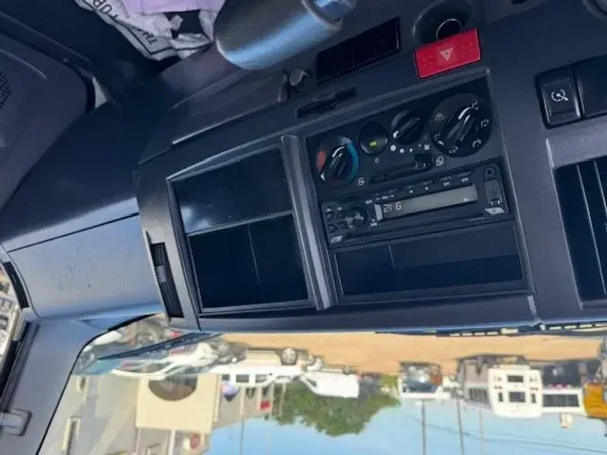 2022 Isuzu NPR-XD