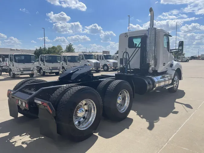 2020 Kenworth T880