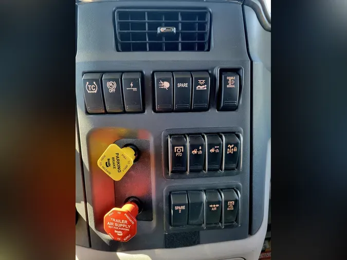 2020 Peterbilt 579b6e187d6d0eb39b707644fae4ec1af91