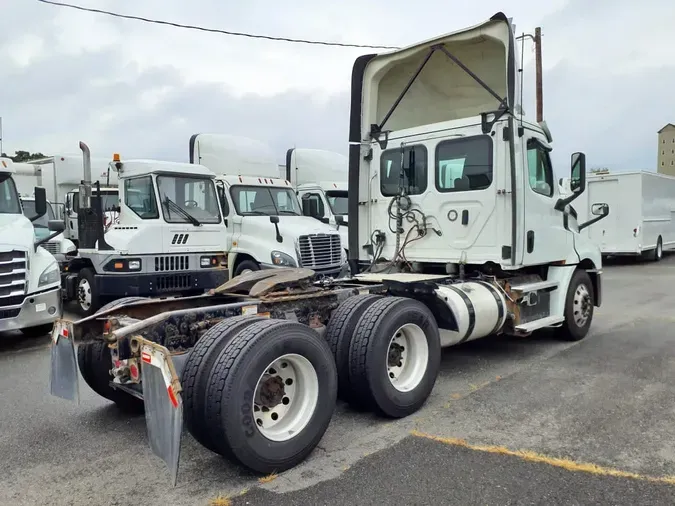 2019 FREIGHTLINER NEW CASCADIA PX12664