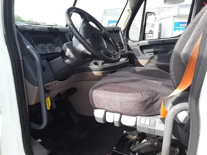 2020 FREIGHTLINER/MERCEDES CASCADIA 125