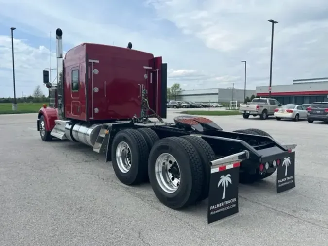 2025 Kenworth W900