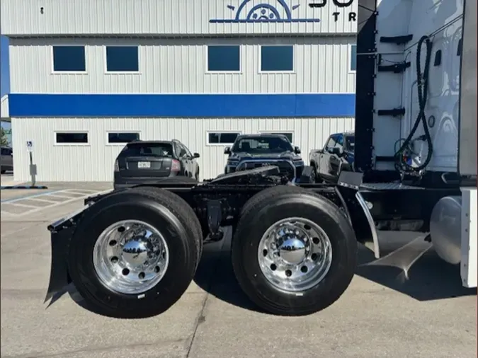 2023 Freightliner Cascadia 126
