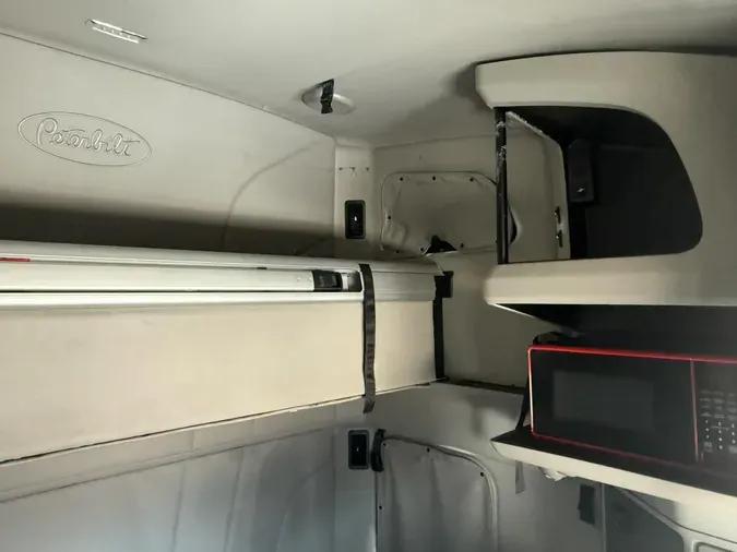 2022 Peterbilt 579