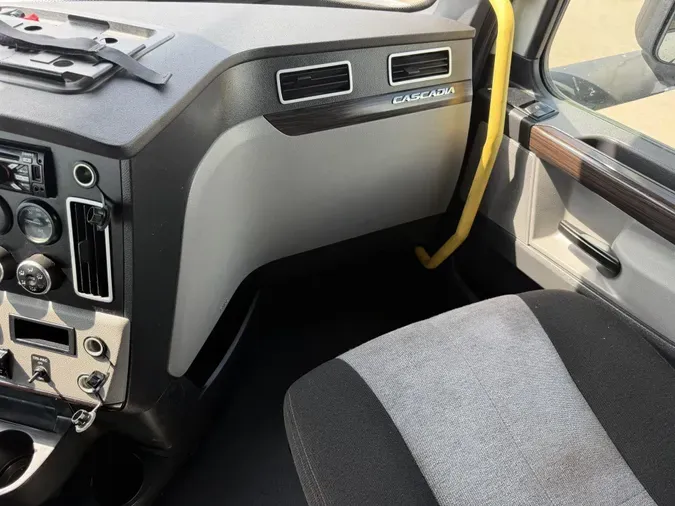 2021 Freightliner Cascadia