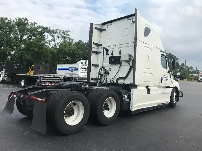 2020 Freightliner T12664ST