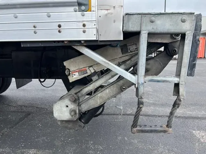 2019 Freightliner Business Class M2 106