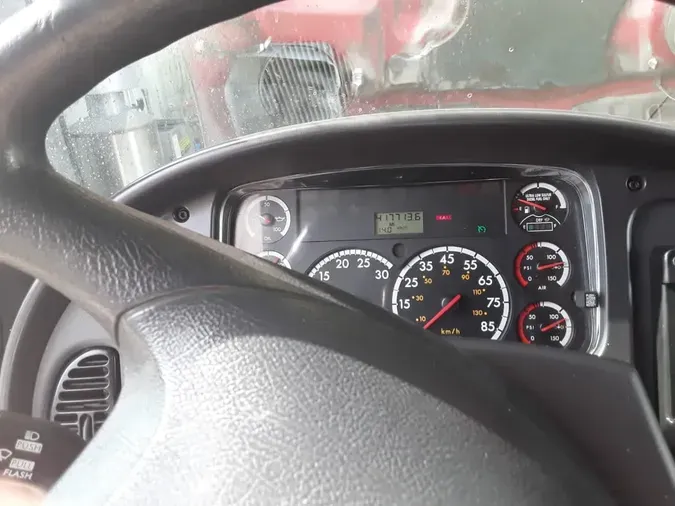 2015 FREIGHTLINER M2 106