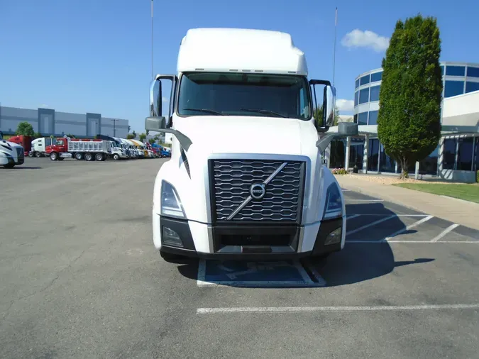 2023 VOLVO VNL64T760