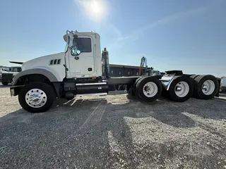 2008 MACK GRANITE GU713