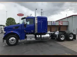 2022 PETERBILT 567
