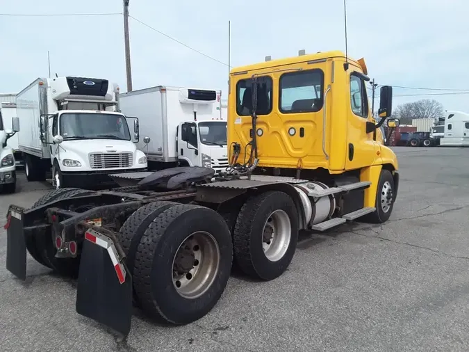 2019 FREIGHTLINER/MERCEDES CASCADIA 125