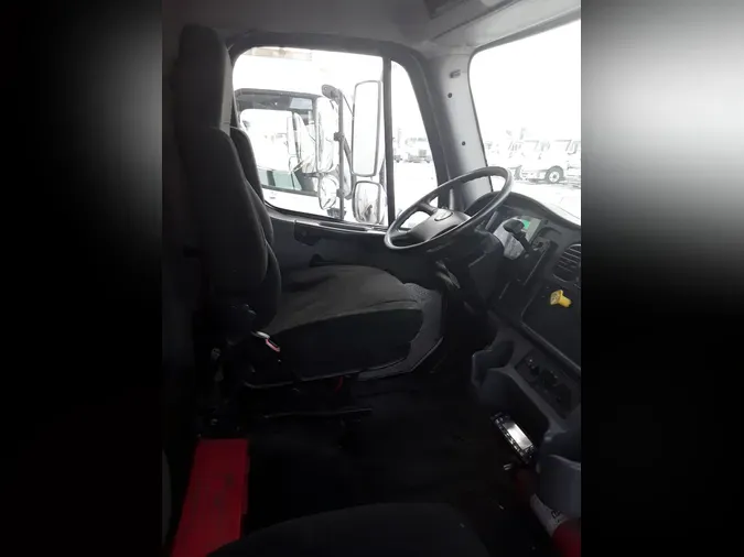 2018 FREIGHTLINER/MERCEDES M2 106