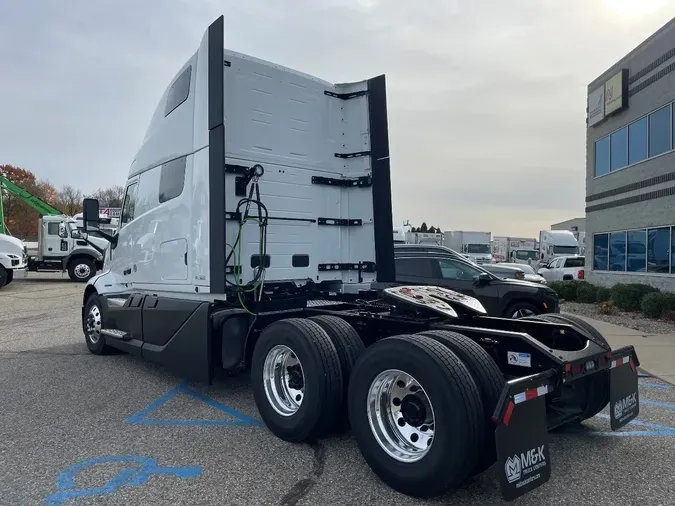 2026 VOLVO VNL64T860b6fc701c21128f51bca1a85ec4592c77