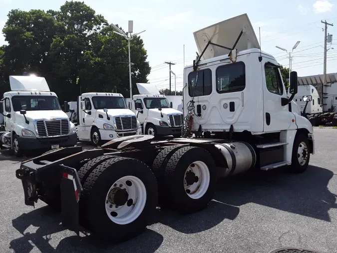 2016 FREIGHTLINER/MERCEDES CASCADIA 125