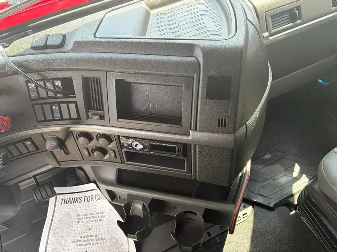 2020 VOLVO VNL64T760
