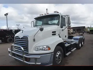 2017 MACK PINNACLE CXU613