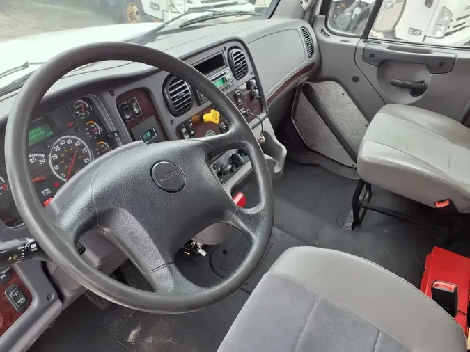 2019 FREIGHTLINER/MERCEDES M2 106
