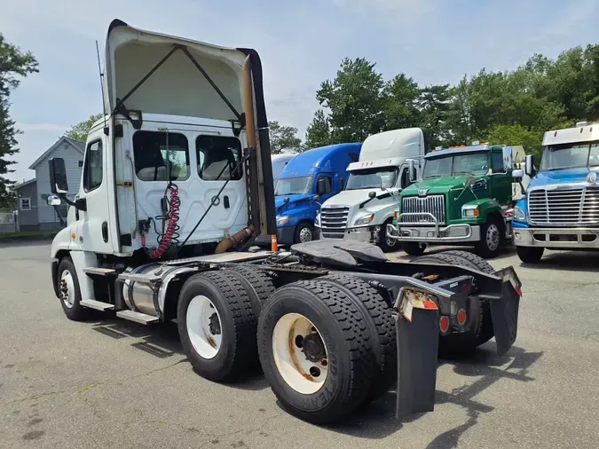 2020 FREIGHTLINER CASCADIA 125