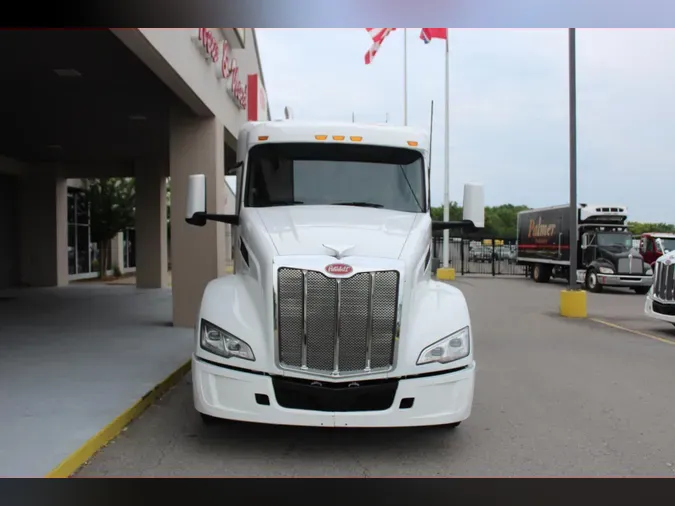 2022 Peterbilt 579b70e80b30924ca9f5b39ec722ab390d1