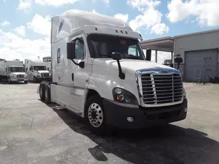 2017 Freightliner CASCADIA 125