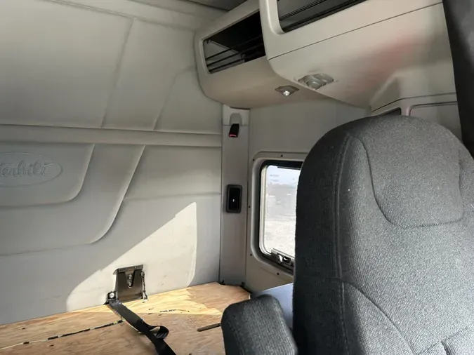 2020 Peterbilt 567
