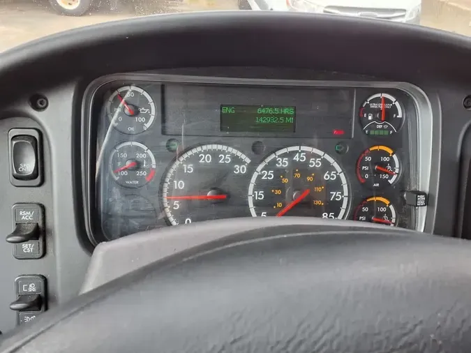 2016 FREIGHTLINER M2 106