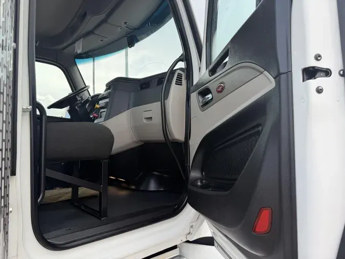 2023 Peterbilt 567