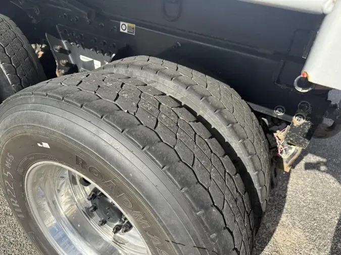 2018 Peterbilt 348b71457be0130979fca8b829b3ae89b58