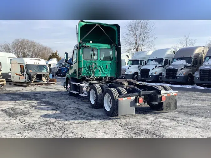 2020 Freightliner Cascadia 126