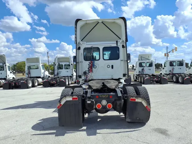2019 FREIGHTLINER/MERCEDES CASCADIA 113