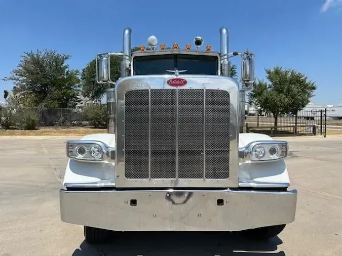 2022 Peterbilt 389