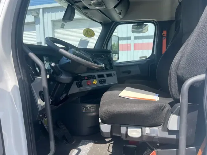 2019 FREIGHTLINER PT126064ST
